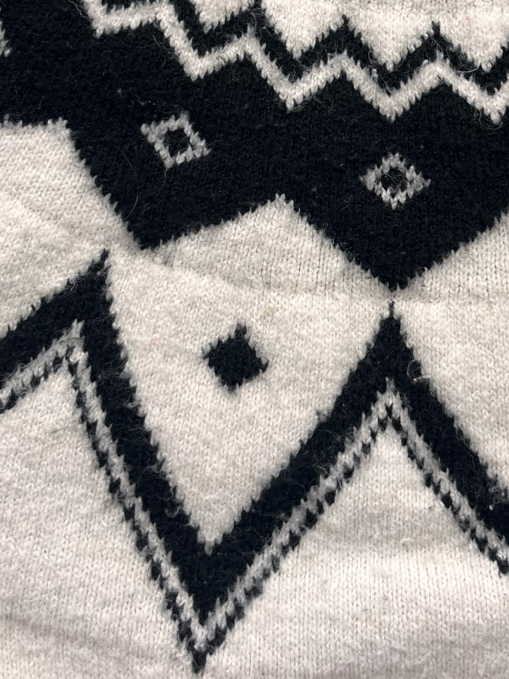 Classic Fair Isle Pattern Pull Over Sweater - Picture 3 of 4